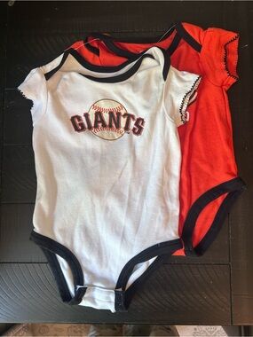 Genuine Merchandise Giants Baby Bodysuit Set - White & Orange 12M